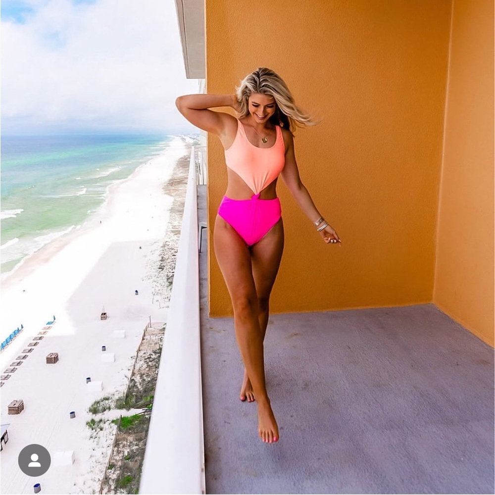 Pink Lilly Pink/Orange Colorblock Swimsuit Sz M, Never worn